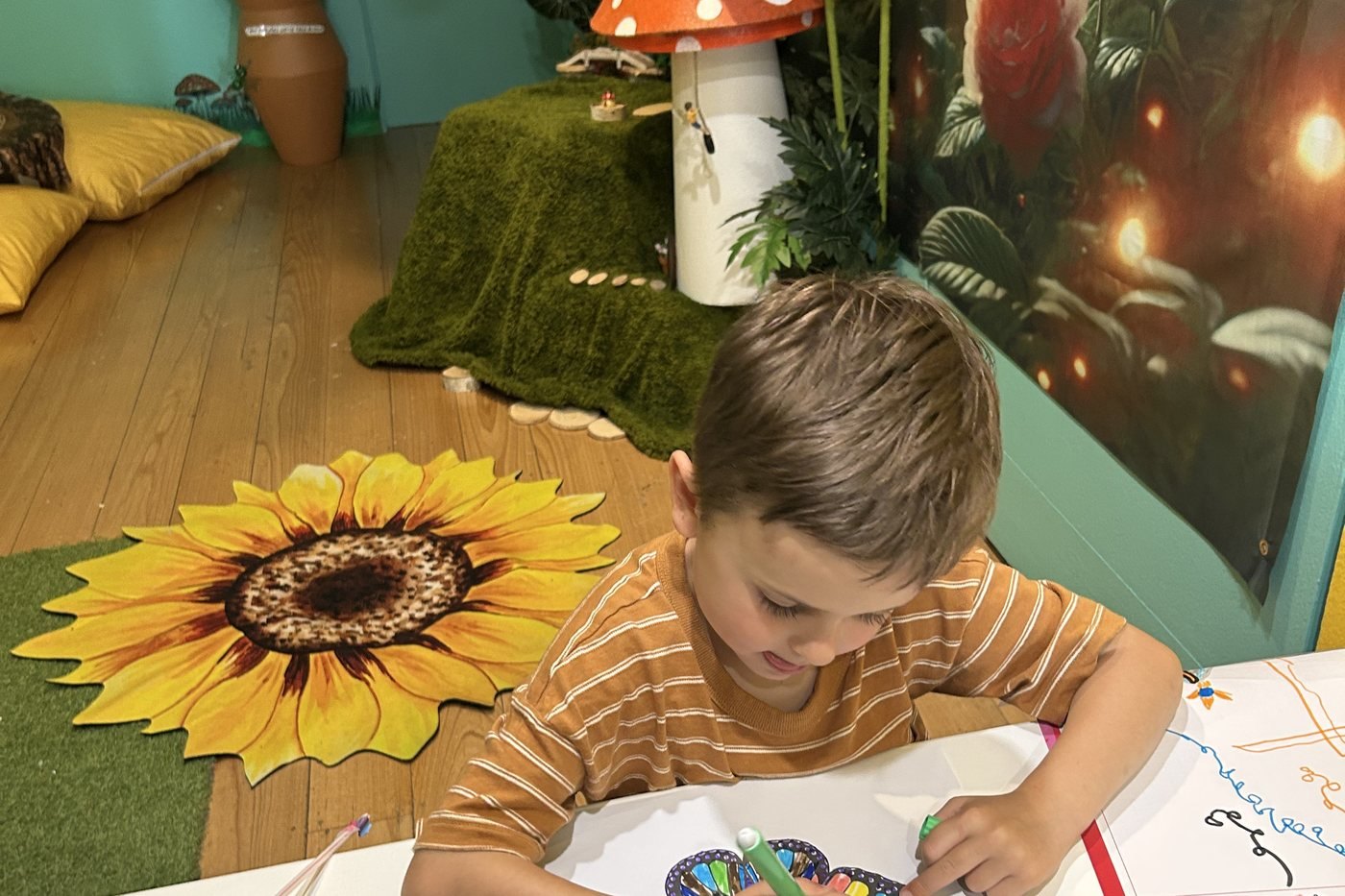 A young visitor in the Gallery’s spring season kids’ space